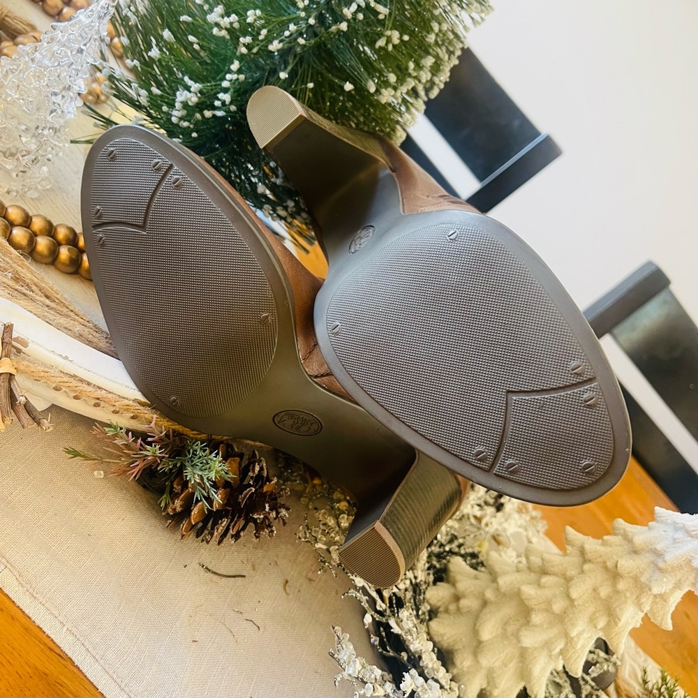 LIKE NEW CIRCA JOAN AND DAVID Xenobia Leather Suede Wrap Buckled Heeled … - Picture 10 of 15
